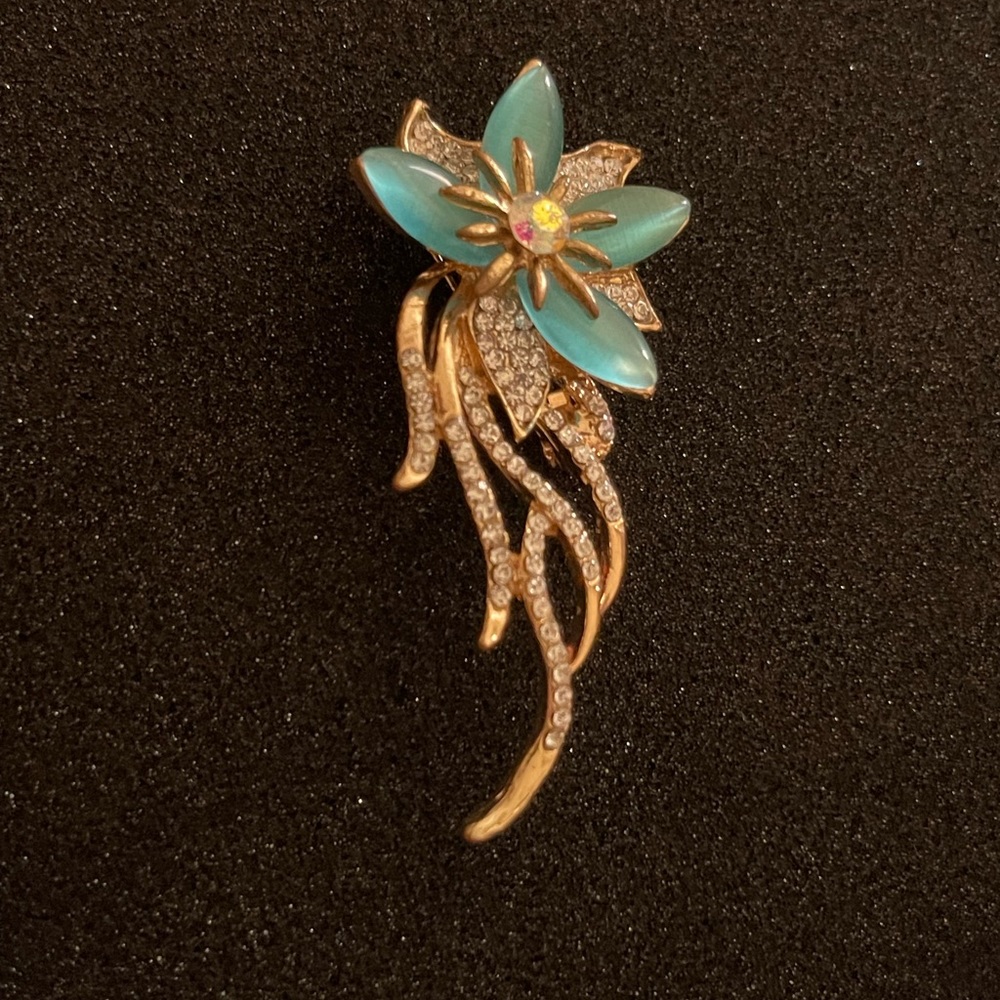Brooch Pin - Picture 2 of 6